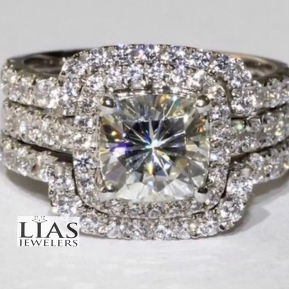 New 10k white gold wedding ring set